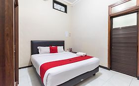 Reddoorz @ Soekarno Hatta Indah Guest House 2*